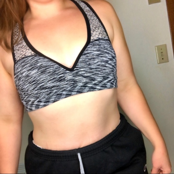 PINK Victoria’s Secret Grey Padded Sports Bra Sz S - Picture 3 of 4